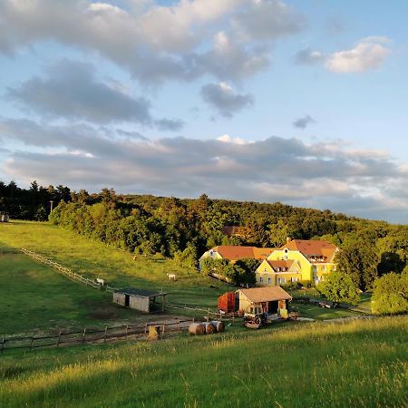 Cseri Kastelyszallo Tótvázsony Exteriör bild