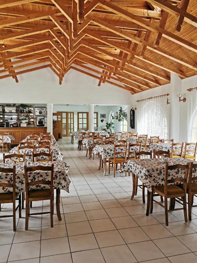 Cseri Kastelyszallo Tótvázsony Exteriör bild
