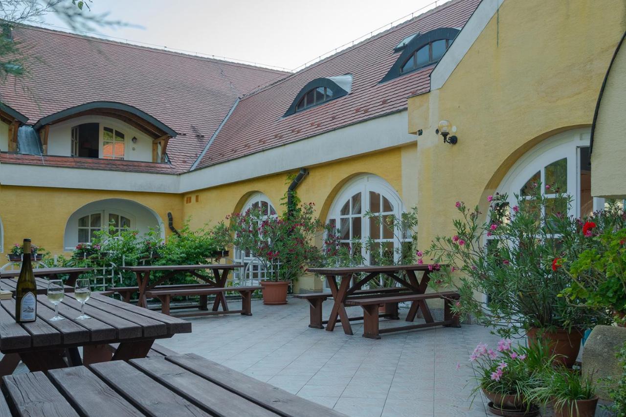 Cseri Kastelyszallo Tótvázsony Exteriör bild